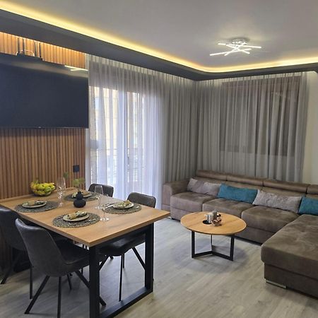 Luxury City Centre Appartment Iva Sliven Bagian luar foto