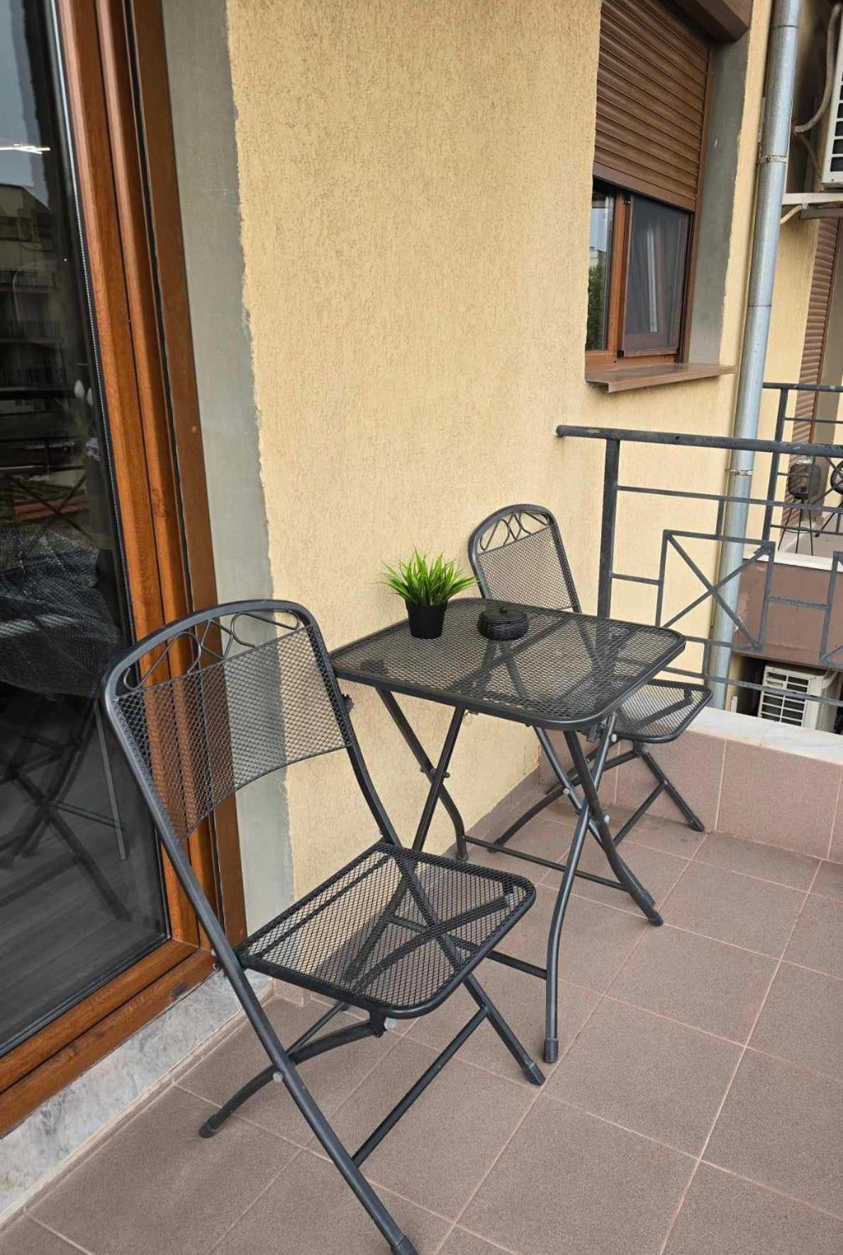 Luxury City Centre Appartment Iva Sliven Bagian luar foto